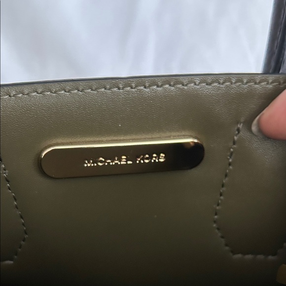 Michael Kors Olive and Black Mini Bag with matching Card wallet - Picture 5 of 14